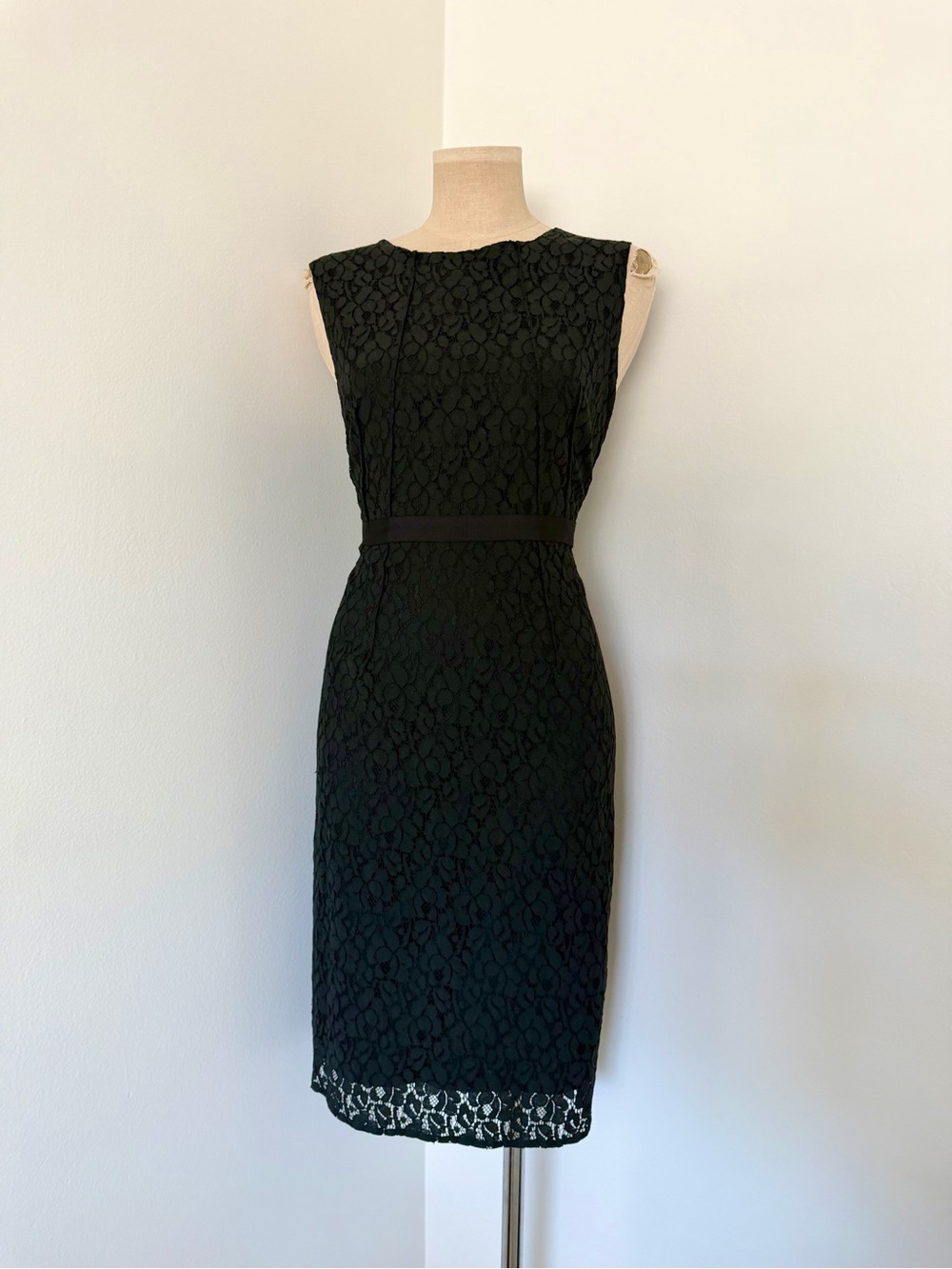 Elie Tahari Black Dress Women's  Floral Back Business Knee Length